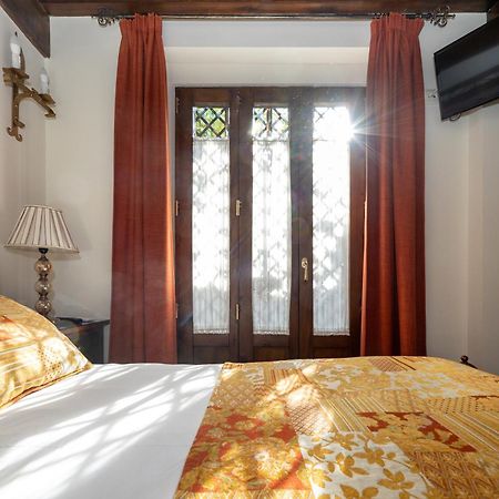 Apartamentos En Pleno Centro, Aljibe Rodrigo Del Campo 2C Granada Bagian luar foto