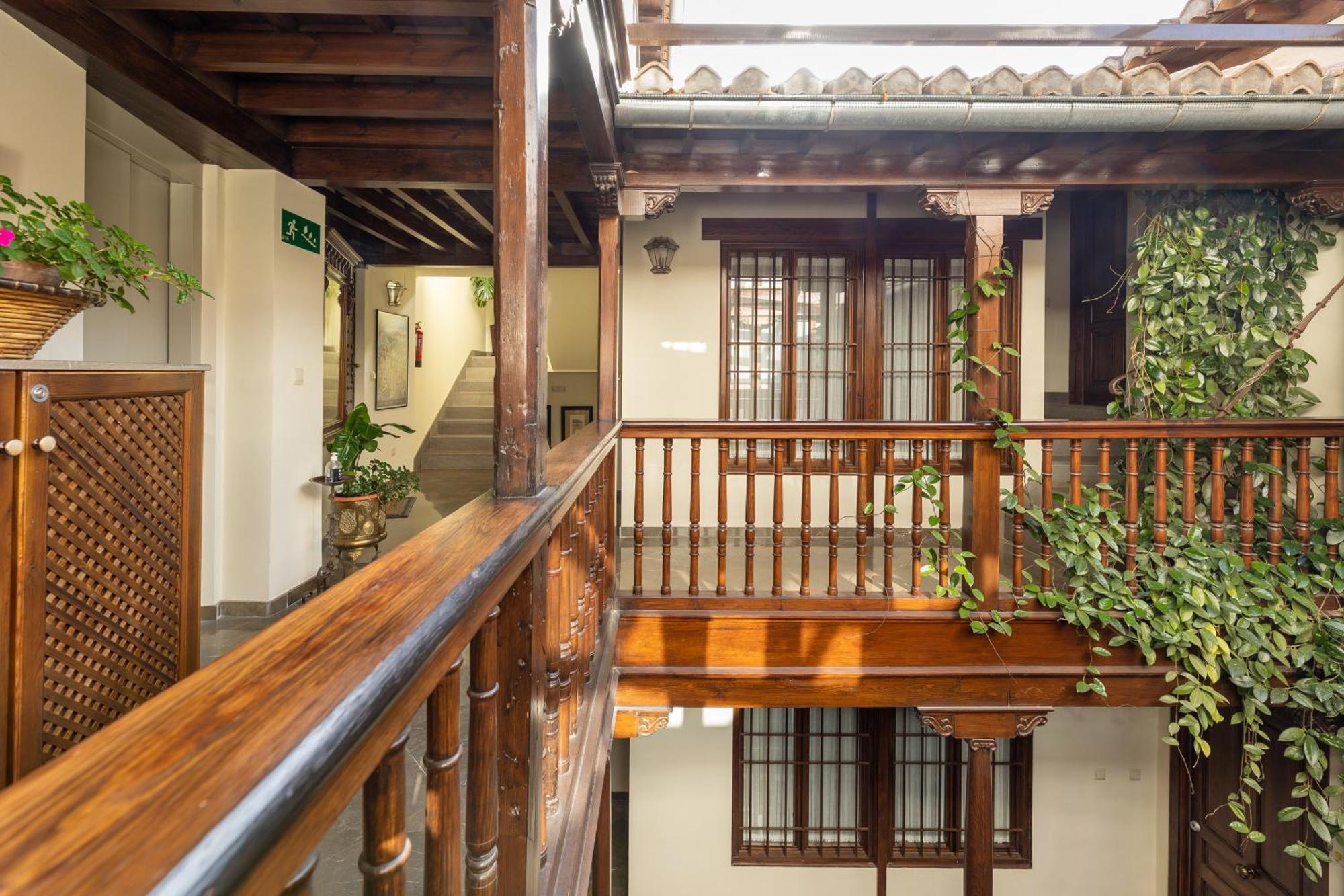 Apartamentos En Pleno Centro, Aljibe Rodrigo Del Campo 2C Granada Bagian luar foto