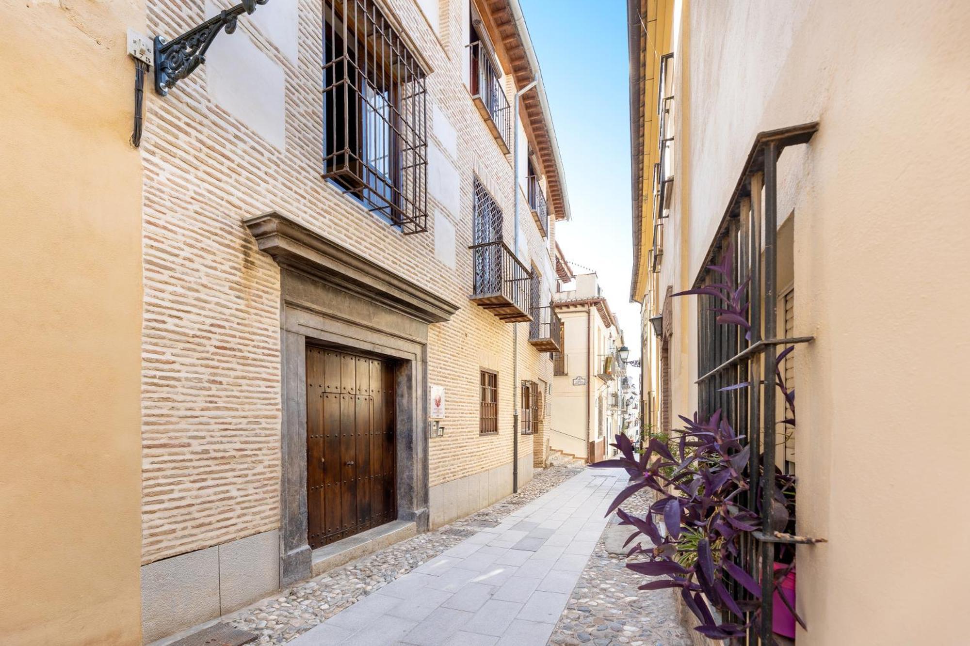 Apartamentos En Pleno Centro, Aljibe Rodrigo Del Campo 2C Granada Bagian luar foto