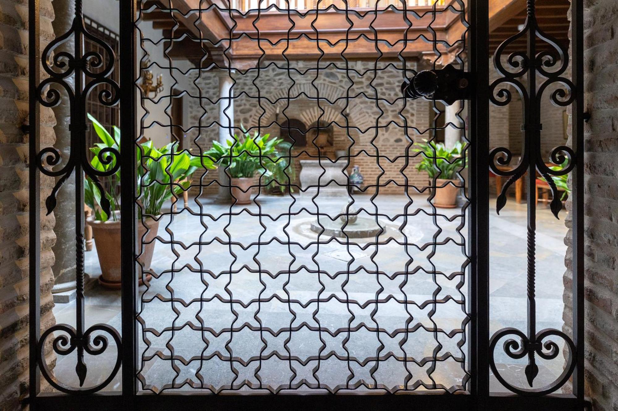 Apartamentos En Pleno Centro, Aljibe Rodrigo Del Campo 2C Granada Bagian luar foto