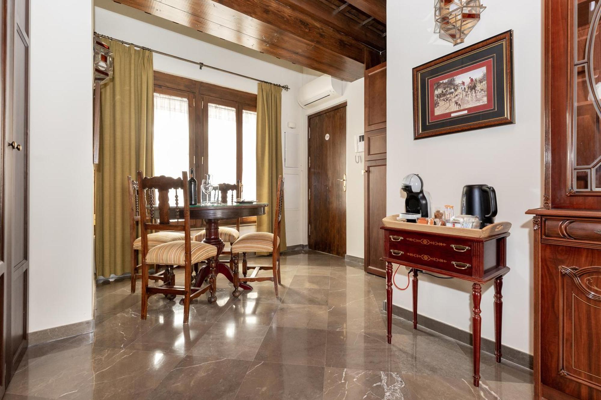 Apartamentos En Pleno Centro, Aljibe Rodrigo Del Campo 2C Granada Bagian luar foto
